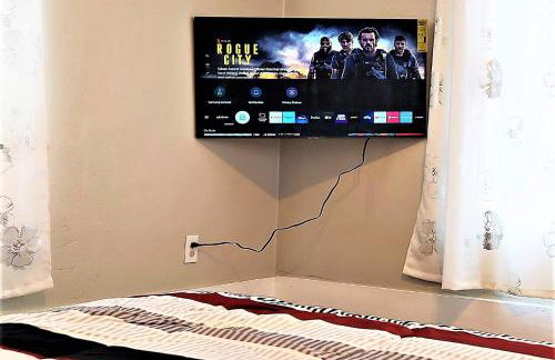 Furnished Home for Traveling Nurses, Corporate Stay Mid-Term Galveston-only 10Min to UTMB-7 Min to Cruise Port-1 Block to Beach Pleasure Pier- Large 3Bed-2Bath-7 Beds-CasaAzul 2605B - Foto 14