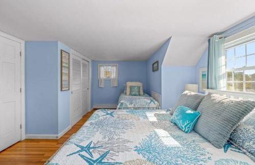 Charming House by the Beach with Patio Grill and FirePit - Foto 32