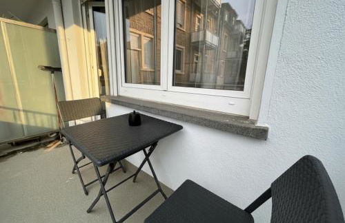 Spacious Apartment with Balcony - nearby Schlosspark - APOLONIAliving - Foto 61