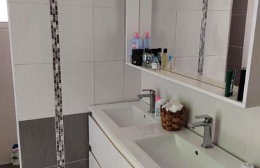 Familly 10 min du circuit 15 min de boulerie jump et 1h30 de Paris Saint Arnoult en voiture ou 55 min en train pensez aux JO - Photo 16