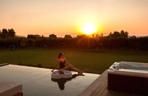 Aphrodite Luxury Suites, Private Heated Pool & Jacuzzi -Romantic Escape for Couples - Photo 62