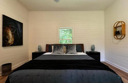 Couples Mirror Cabin -Looking Glass at Valley Bear Farms Resort - Foto 11