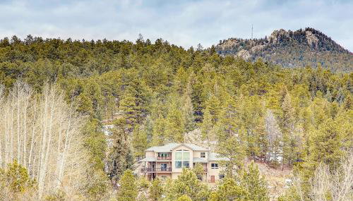 Secluded & Spacious Mountain Getaway - Foto 3