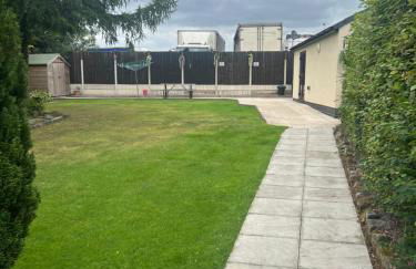 2 bedroom bungalow, 15 minutes to Alton Towers, dog friendly - Foto 48