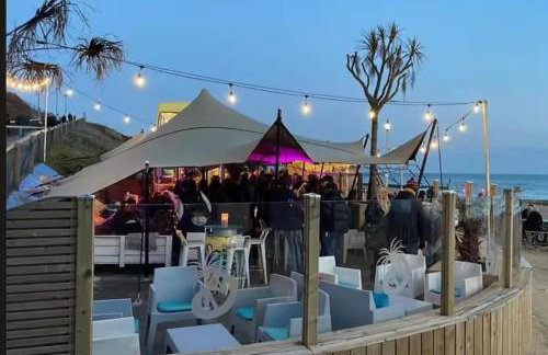 Beach Retreat luxury home just 2 minutes walk to the beach - Foto 26