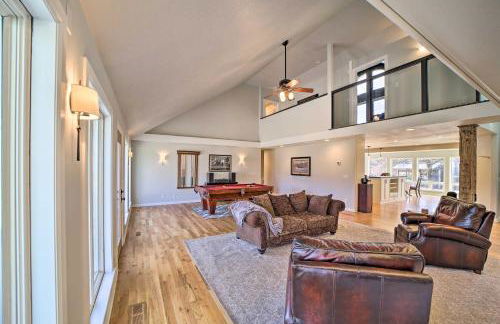 Grand Tulsa Getaway with Private Pond, Dock and Deck - Foto 5