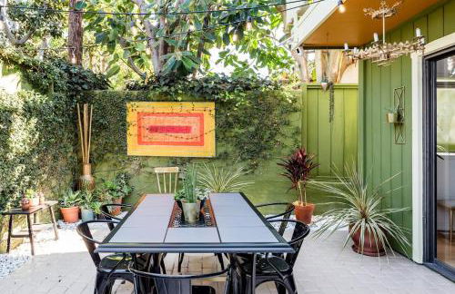 Silver Triangle Oasis with Verdant Backyard - Foto 18