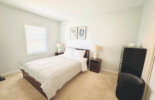 Charming 4BR 4BA Townhouse In Annandale, VA - Foto 14