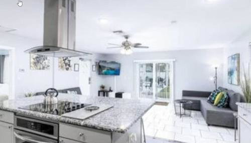 Cozy Getaway with Pool and Putting Green Unit 2 - Foto 5