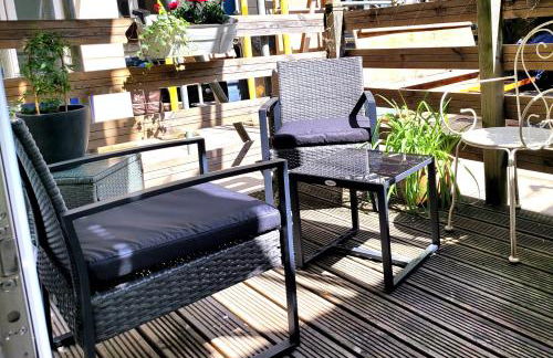 Three Bedroom Apartment by Beautiful Park - Photo 18