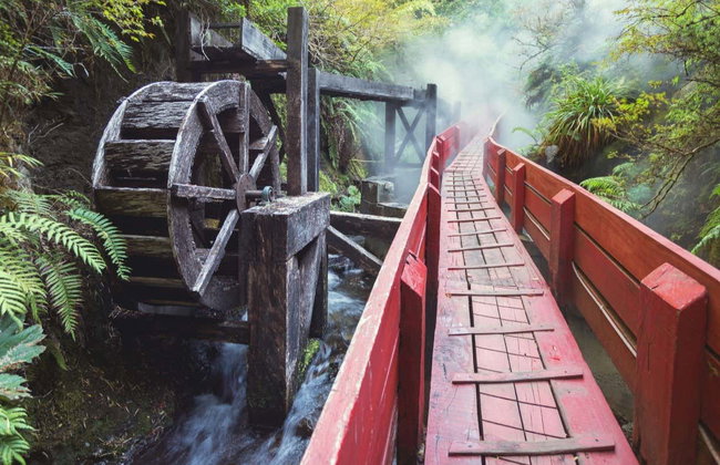 Geometric Hot Springs Excursion - Photo 2