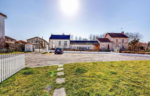 Lovely Home In Oradour-Fanais With Wifi - Foto 11