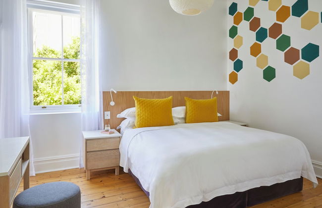 More Quarters Hotel - Photo 10