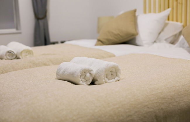 Cozy Luxury City Apartment in Central Bracknell - Photo 3