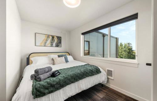 2BR Apartment in DT with Parking - Foto 1