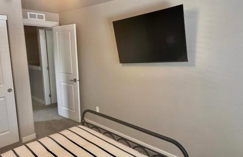 North End blue -Hot Tub - Fire Pit - Downtown -4BR - Photo 45