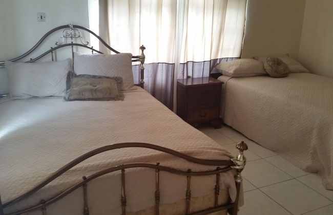 Hatfield South Villa - Photo 2