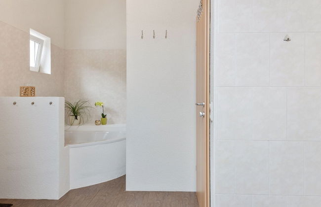 Modern Holiday Home in Pinsdorf With Garden - Photo 53