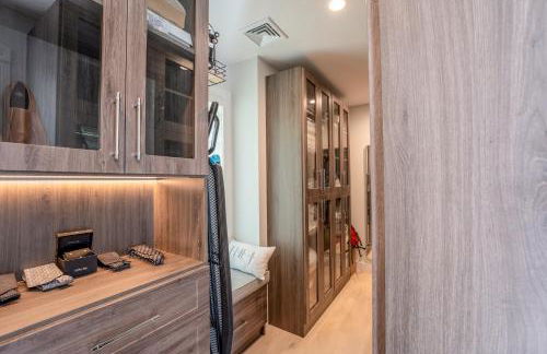 The J Luxury Villa - Southampton Poolside Retreat with Sauna - Foto 18