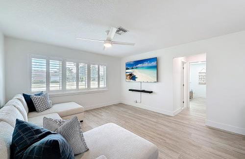 Heated Saltwater Pool Retreat Near PGA Sleeps 8 - Foto 7