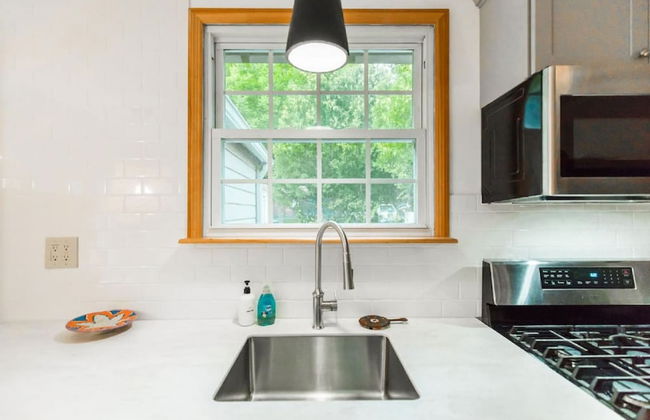 Twin Cabin I - Hot Tub Firepit Hiking Retreat - Foto 14