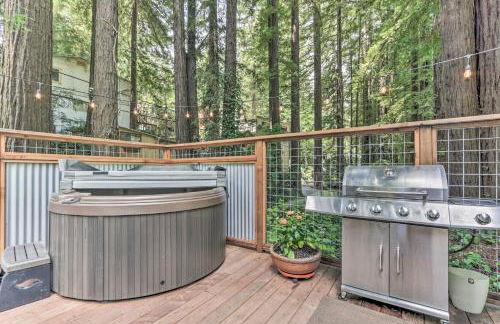 Redwoods Cabin with Hot Tub Walk to Russian River! - Foto 31