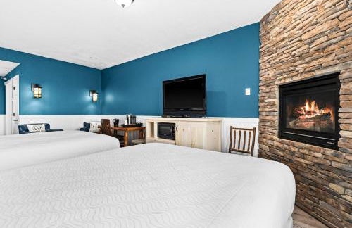 Breathtaking Lake Views Studio, 2 Queen Beds, Fireplace and Heated Indoor and Outdoor Pools - Foto 2