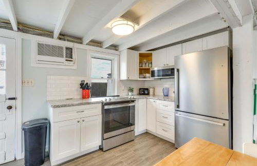 Charming Westbrook Cottage, Steps to Private Beach - Foto 7