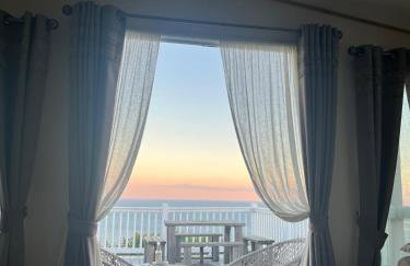 SeaView Sleeps 4to6 Pet friendly Parking - Photo 20