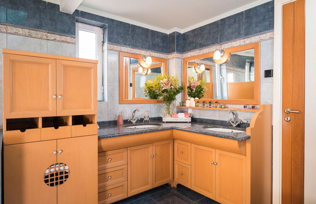 Steps to the Beach Spacious Home-Parking - Foto 41