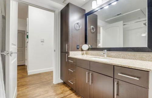 Spacious 1B with Pool Near Legacy West Frisco - Foto 14