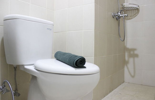 Quiet 2BR Apartment @ Parahyangan Residence Apartement with Mountain View - Foto 10