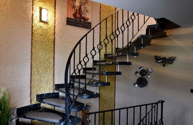 Scenic Apartment With Balcony, Garden, Deckchairs, Barbecue - Foto 27