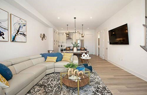 Luxury NEW Residence with Private Rooftop, Downtown in minutes - Foto 1