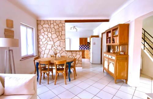 Family Home in Lille, Garden and Parking - 6/8p - Foto 38