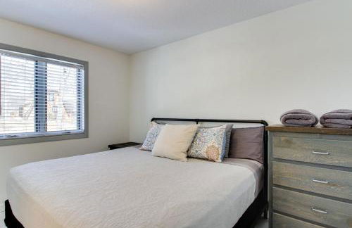 Breezy Point Cabin Deck with Golf Course Views! - Foto 15