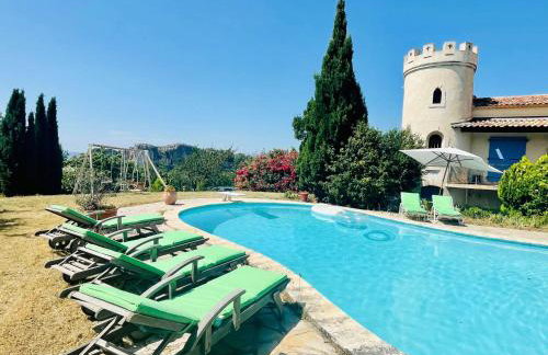 Small Provencal Castle with Swimming Pool, Tennis, Gym & Calm - Foto 1