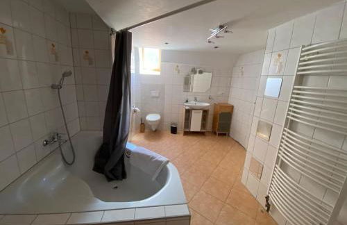 Torbogen-Apartment für Monteure - Claycation - Foto 10