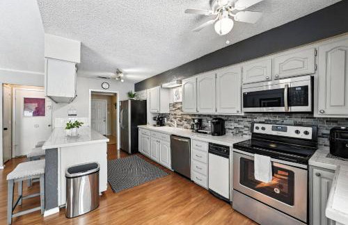 The Oasis 3BR house near stadium and DFW with Pool - Foto 31