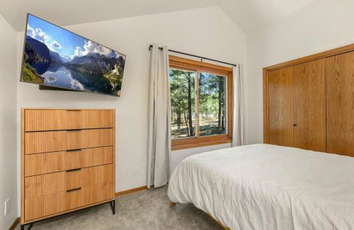 Pinewood Lodge - Backs to Forest - Near Downtown! - Foto 11