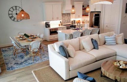 BRAND NEW - 4BD3BTH - Lely Resort - Heated Pool - Players Club Included - Min 2 Week Stay - Foto 2