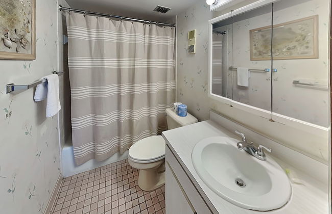 Daytona Beach Getaway #308 by Distinctive Beach Rentals - Photo 14