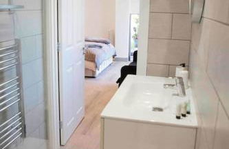 Studio Apartment - Photo 8