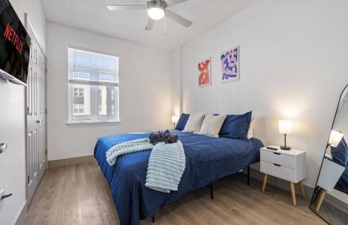 Bright Uptown Bliss - Free Parking, Walkable, Views - Foto 18