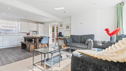 Long-Stay, Contractors & Re-locators 3BR Bungalow NG13, Parking, Sleeps 6 - Foto 3