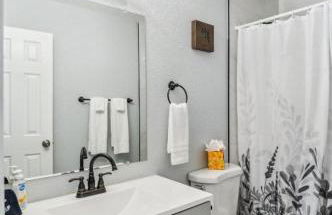 All New! Convenient Location! Sleeps 6 - Foto 51