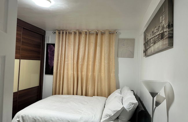 Stylish 1BR Apt w/ Fireplace & High-speed Wifi - Foto 2