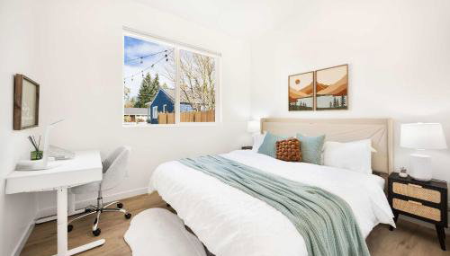 2025 Built Single-Level 2BR Serene Home with 2 AC - Foto 3