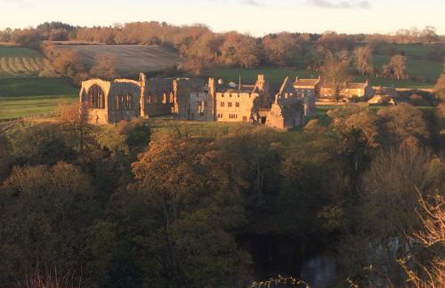 40 Newgate Barnard Castle -Central Location - Court Yard - Dog Friendly - Sleeps 7 - Wood Burner - Complimentary Logs & Wine - Smart TV - Foto 30