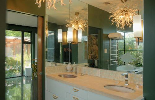 Luxe Dallas Estate Nearly Half Acre Skyline Views - Foto 38